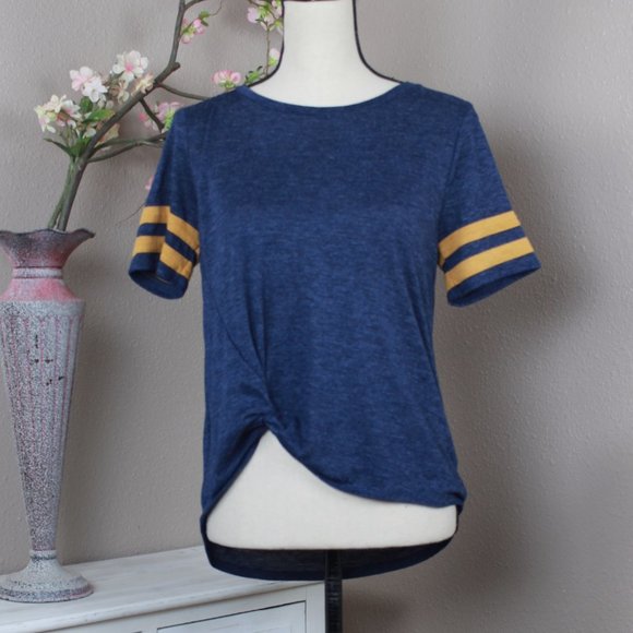 Wallflower Tops - Wallflower Sport T-shirt Size M